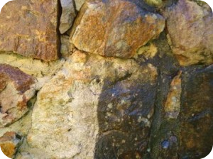 Pressure Washing Rock Walls & Concrete / Pavement